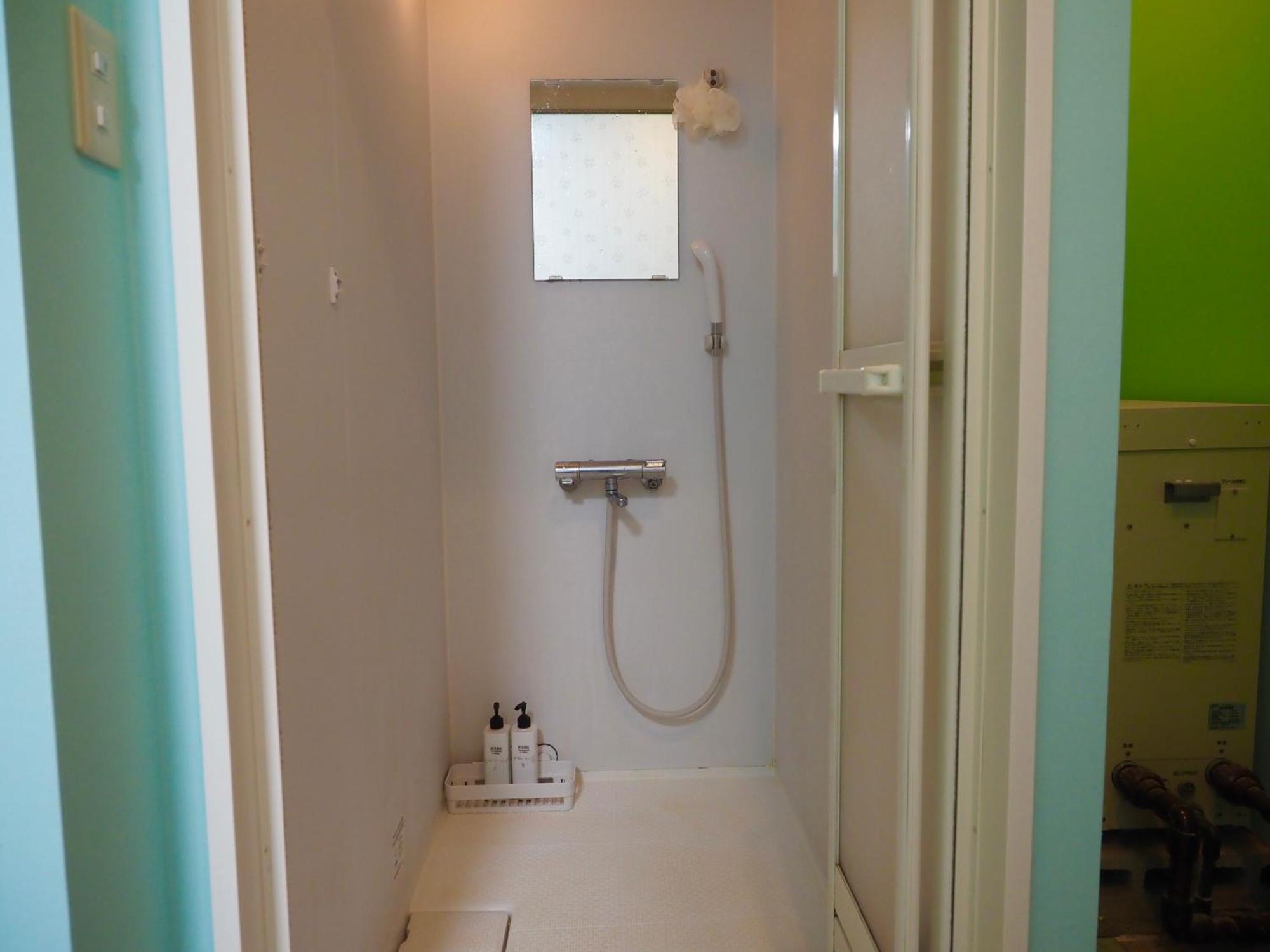 Capsule Hotel Block Room Токио Экстерьер фото