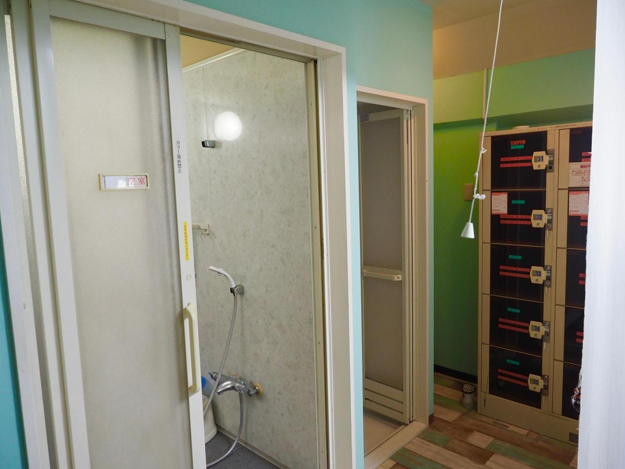 Capsule Hotel Block Room Токио Экстерьер фото